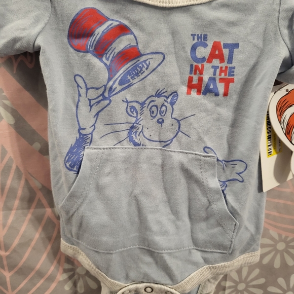 Dr. Seuss onesie - NB - Picture 3 of 4